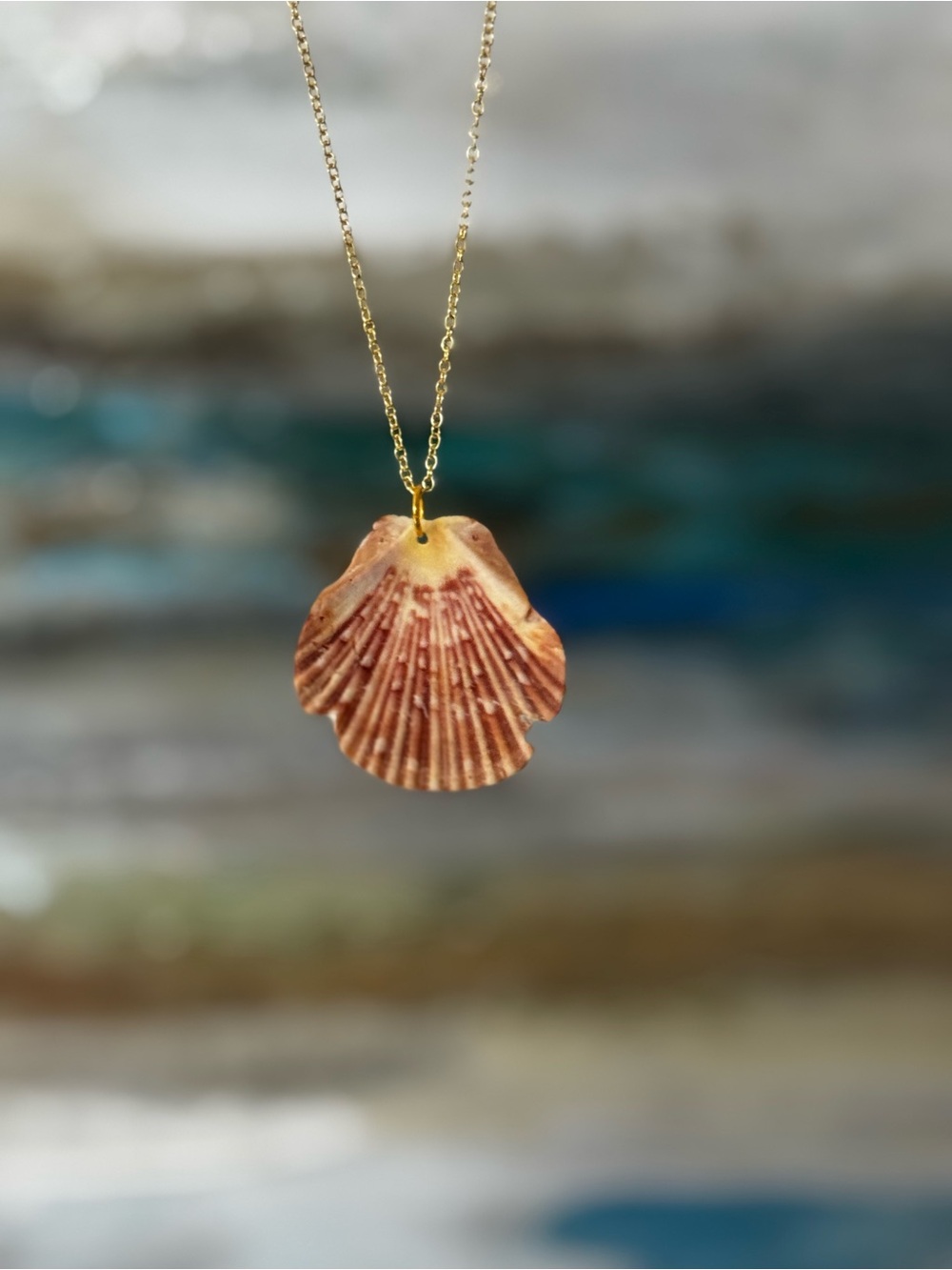 Flat Scallop Seashell Pendant Necklace in Light Pink & Red Tones - Women Jewelry